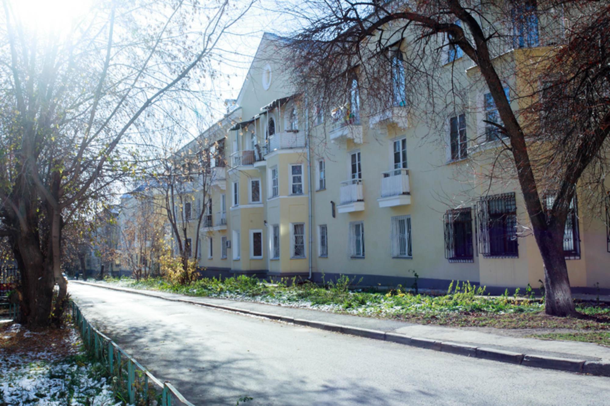 Борис Рыжий, «золотая» школа и родина ЕЖК